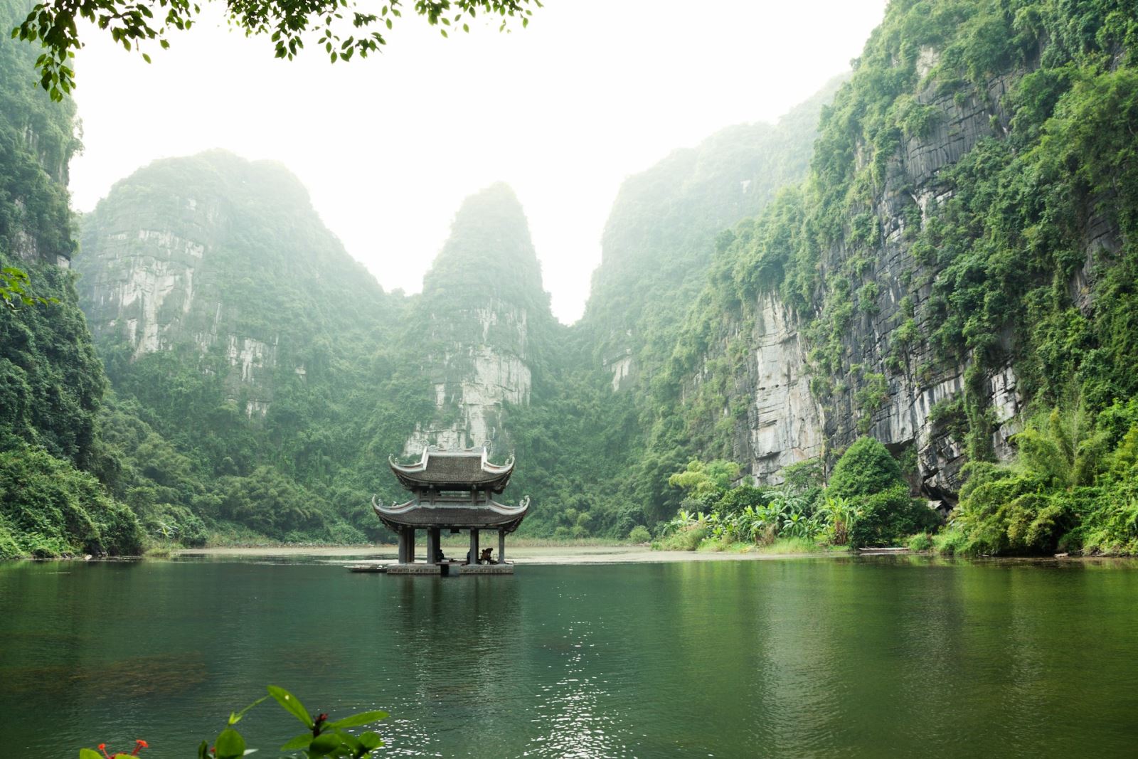 Trang An, Ninh Binh in May (Photo by Unsplash)