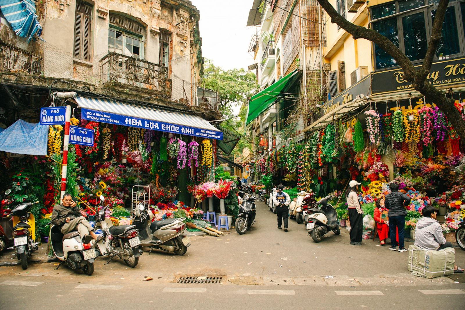 Hanoi craft streets in January (Photo by Unsplash)