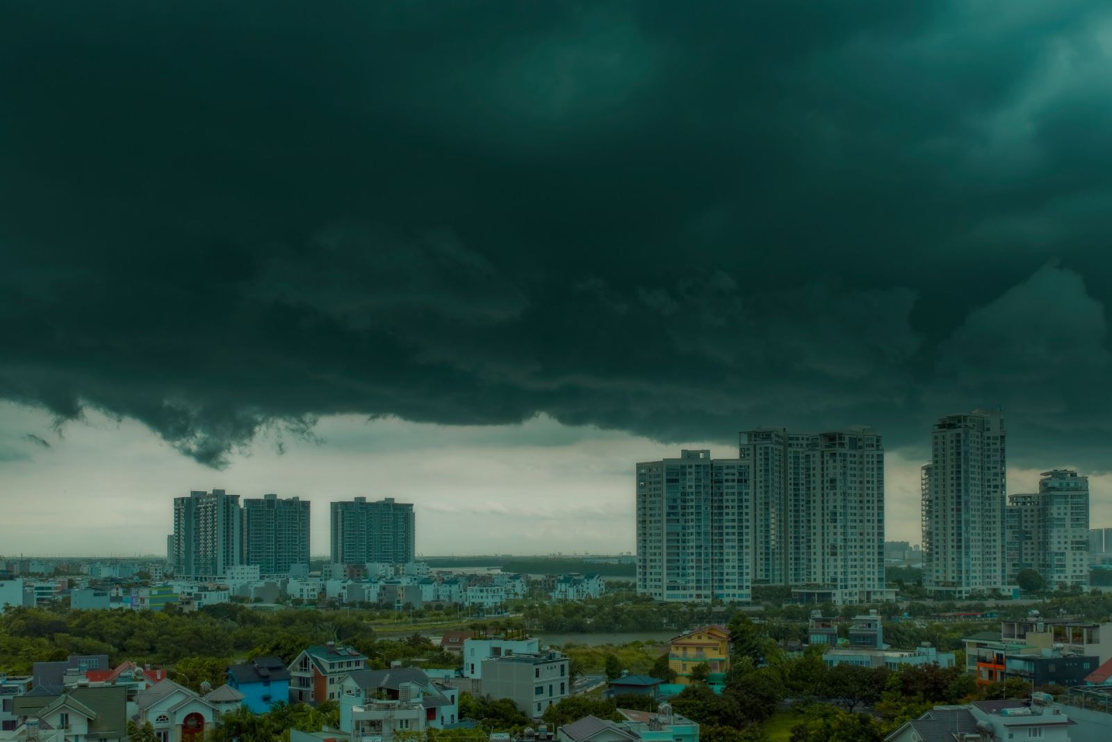 Heavy rains and clouds during day time in Ho Chi Minh City (Photo by Unsplash)